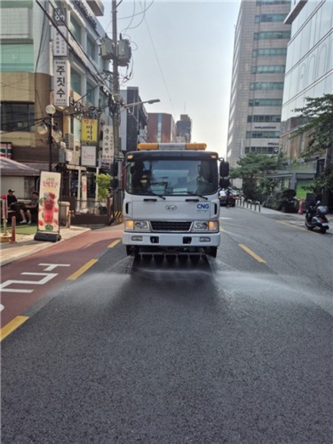 강남구, 무더위 속 구민 안전 지킨다…폭염 중대경보 발효에 따른 총력 대응