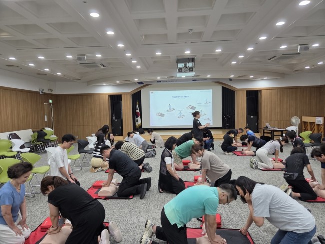 문화행사 안전망 촘촘히…강북구, 문화시설 직원 응급처치 교육