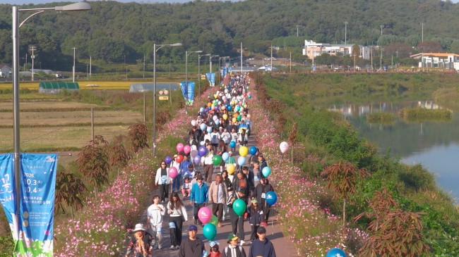이천시, 제4회 호법코스모스꽃축제 가을 정취 속 성황리 개최
